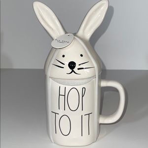 💥💫🌟🥳Host Pick🥳🌟💫💥 RAE DUNN  HOP TO IT BUNNY MUG NWT